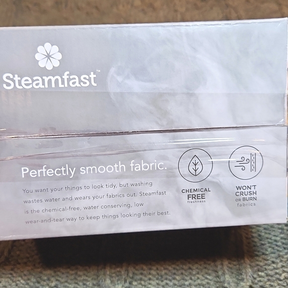 Compact steam iron - Picture 7 of 9